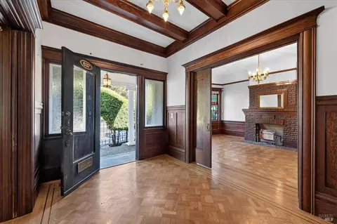 Entry Way - 635-637 Georgia St, Vallejo, CA 94590 photo 3 of 4