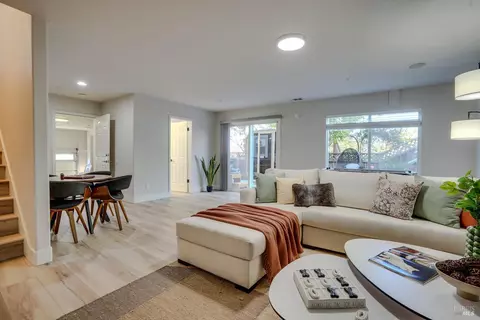 Living - 106 Quarry Dr, Napa, CA 94559 photo 3 of 4
