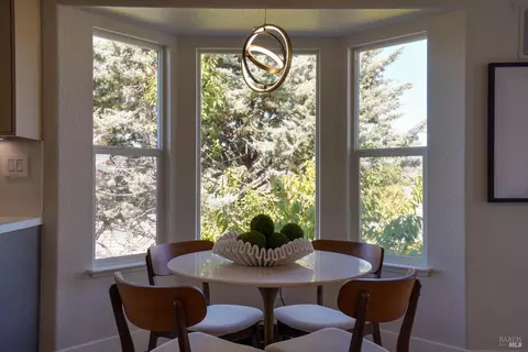 Dining - 106 Quarry Dr, Napa, CA 94559 photo 3 of 4