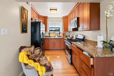 Kitchen - 553 Pacific Ave, Alameda, CA 94501 photo 1 of 4