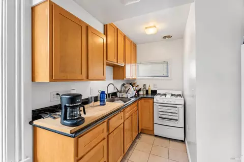 Kitchen - 553 Pacific Ave, Alameda, CA 94501 photo 2 of 4