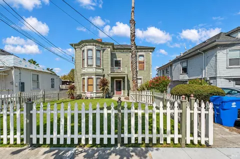 Exterior - 553 Pacific Ave, Alameda, CA 94501 photo 2 of 4