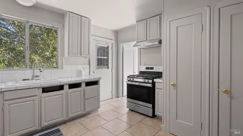 Kitchen - 426 Glenn St, Vallejo, CA 94590 photo 1 of 2
