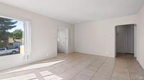 Living - 426 Glenn St, Vallejo, CA 94590 photo 3 of 3