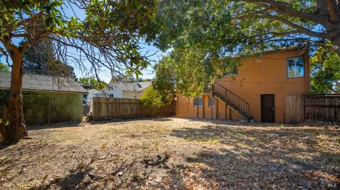 Exterior - 426 Glenn St, Vallejo, CA 94590 photo 6 of 9