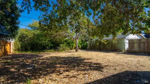Exterior - 426 Glenn St, Vallejo, CA 94590 photo 5 of 9