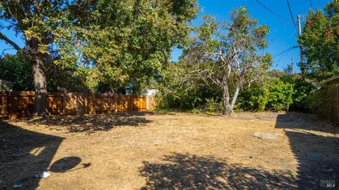 Exterior - 426 Glenn St, Vallejo, CA 94590 photo 4 of 9