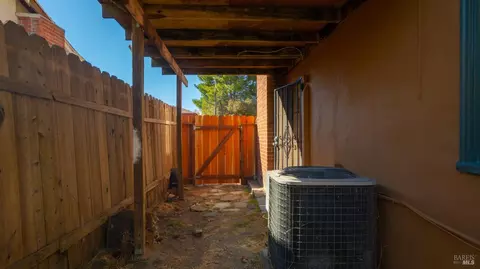 Exterior - 426 Glenn St, Vallejo, CA 94590 photo 9 of 9