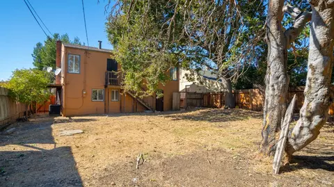 Exterior - 426 Glenn St, Vallejo, CA 94590 photo 7 of 9