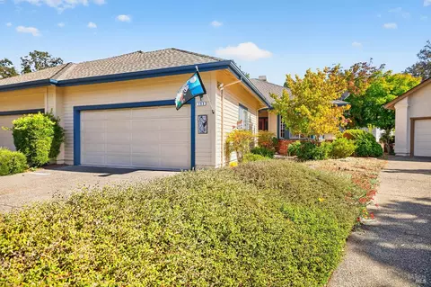 153 White Oak Dr, Santa Rosa, CA 95409