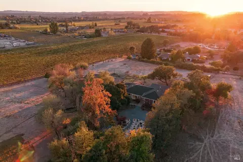 2280 Olivet Ln, Santa Rosa, CA 95401