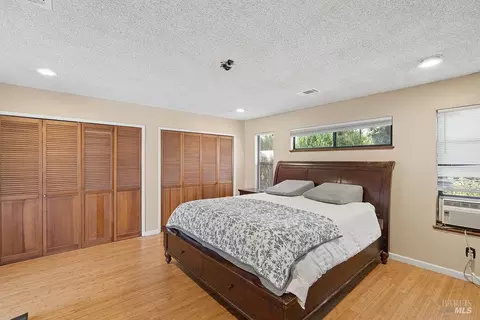 Bedroom - 1160 Oakwood Ave, Vallejo, CA 94591 photo 3 of 5