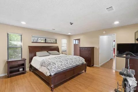 Bedroom - 1160 Oakwood Ave, Vallejo, CA 94591 photo 4 of 5