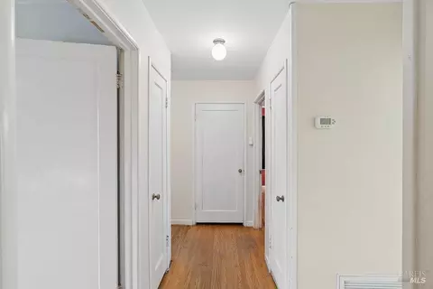 Entry Way - 1160 Oakwood Ave, Vallejo, CA 94591 photo 1 of 2