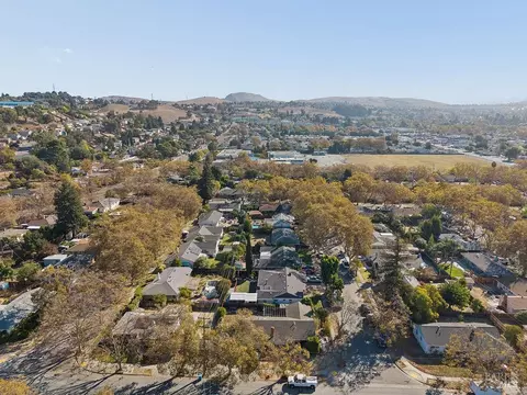 View/Area - 1160 Oakwood Ave, Vallejo, CA 94591 photo 2 of 5