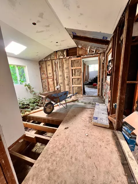 Entry Way - 481 Della Ave, Willits, CA 95490 photo 2 of 2