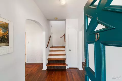 Entry Way - 105 Morningside Ave, Vallejo, CA 94590 photo 1 of 3