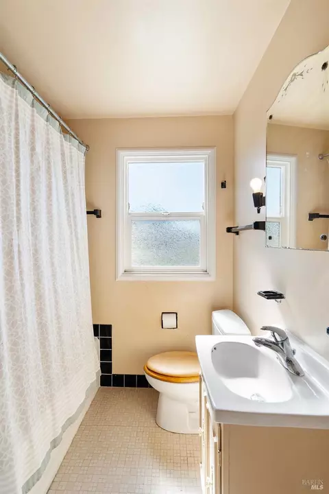 Bath - 105 Morningside Ave, Vallejo, CA 94590 photo 1 of 1