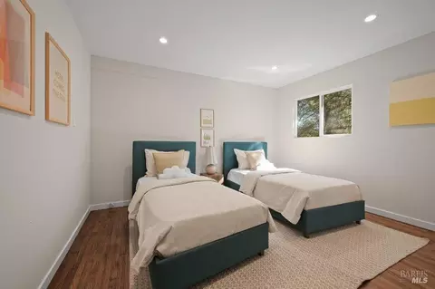 Bedroom - 436 Live Oak Dr, Mill Valley, CA 94941 photo 2 of 5