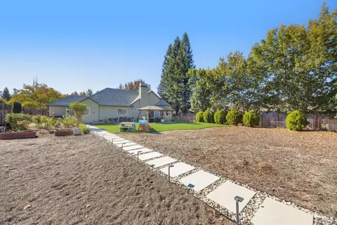 Exterior - 4041 Haven Ct, Sebastopol, CA 95472 photo 17 of 19