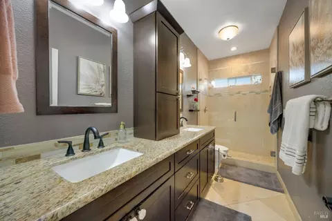 Bath - 4041 Haven Ct, Sebastopol, CA 95472 photo 1 of 7