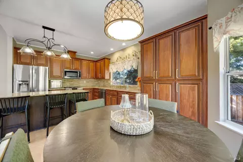 Dining - 4041 Haven Ct, Sebastopol, CA 95472 photo 3 of 3