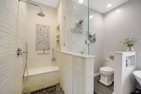 Bath - 4041 Haven Ct, Sebastopol, CA 95472 photo 5 of 7