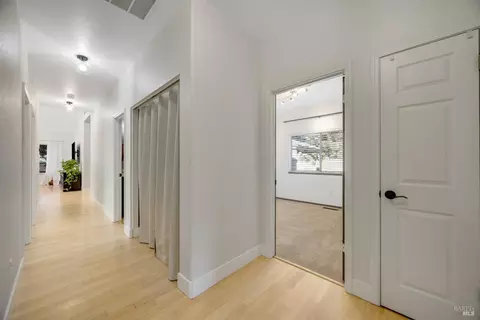Entry Way - 4041 Haven Ct, Sebastopol, CA 95472 photo 1 of 1