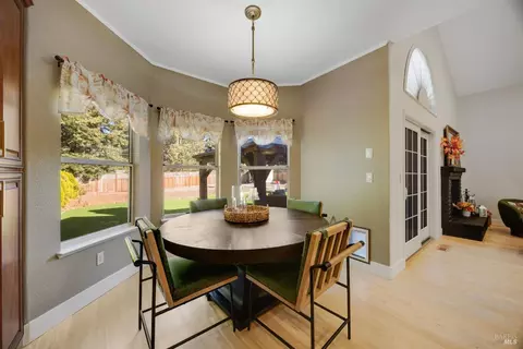 Dining - 4041 Haven Ct, Sebastopol, CA 95472 photo 1 of 3