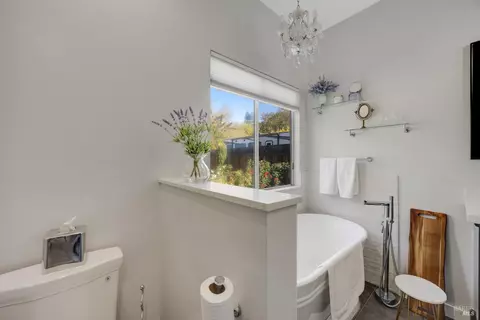 Bath - 4041 Haven Ct, Sebastopol, CA 95472 photo 6 of 7