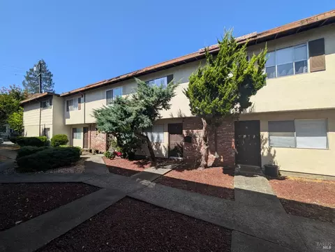 1112 Orchard St, Santa Rosa, CA 95404
