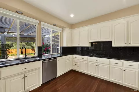 Kitchen - 2913 Turnberry Ct, Fairfield, CA 94534 photo 1 of 8