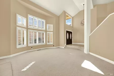 Living - 2913 Turnberry Ct, Fairfield, CA 94534 photo 9 of 24