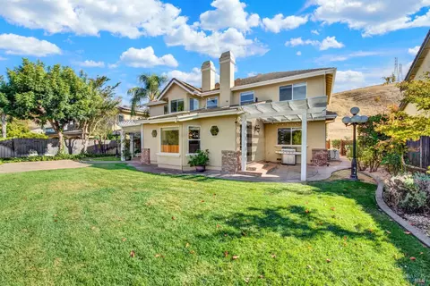 Exterior - 2913 Turnberry Ct, Fairfield, CA 94534 photo 11 of 18