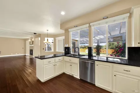 Kitchen - 2913 Turnberry Ct, Fairfield, CA 94534 photo 8 of 8
