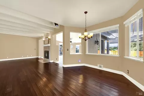 Living - 2913 Turnberry Ct, Fairfield, CA 94534 photo 13 of 24