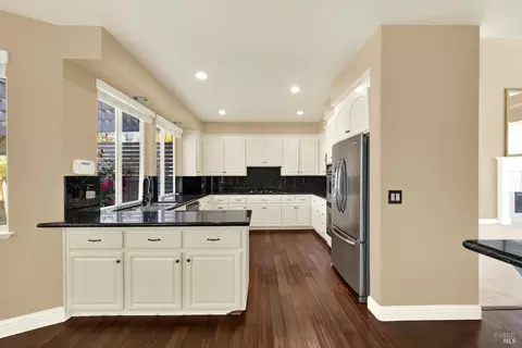 Kitchen - 2913 Turnberry Ct, Fairfield, CA 94534 photo 3 of 8