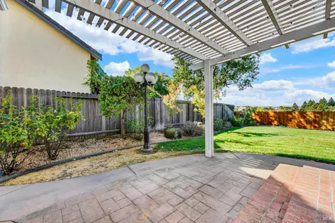 Exterior - 2913 Turnberry Ct, Fairfield, CA 94534 photo 15 of 18