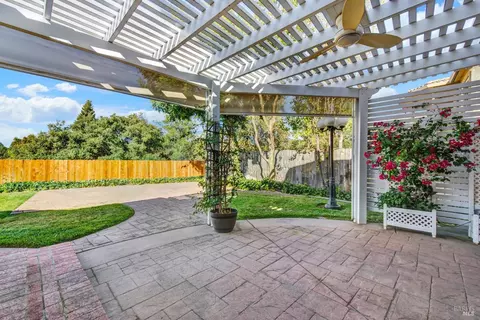 Exterior - 2913 Turnberry Ct, Fairfield, CA 94534 photo 7 of 18