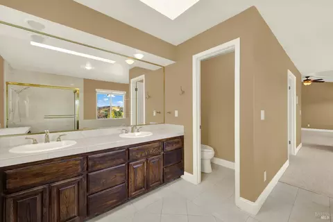 Bath - 2913 Turnberry Ct, Fairfield, CA 94534 photo 4 of 6