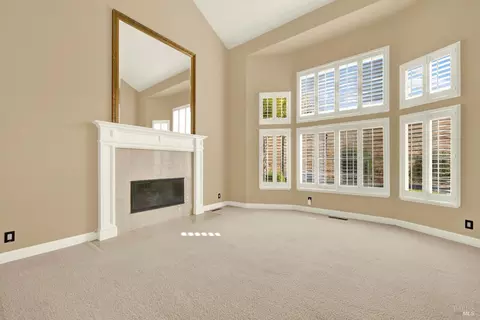 Living - 2913 Turnberry Ct, Fairfield, CA 94534 photo 7 of 24