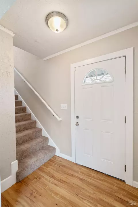Entry Way - 720 Wilson Ave, Vallejo, CA 94590 photo 3 of 5