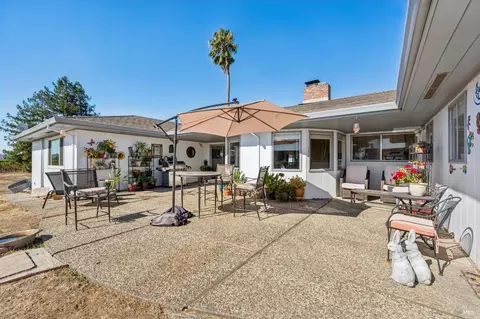 Exterior - 2702 Old Adobe Rd, Petaluma, CA 94954 photo 3 of 12