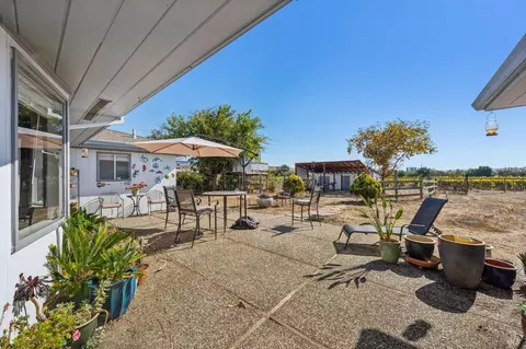 Exterior - 2702 Old Adobe Rd, Petaluma, CA 94954 photo 2 of 12