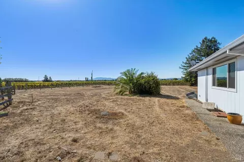 Exterior - 2702 Old Adobe Rd, Petaluma, CA 94954 photo 8 of 12