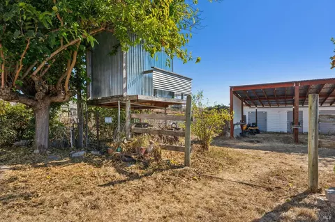 Exterior - 2702 Old Adobe Rd, Petaluma, CA 94954 photo 4 of 12