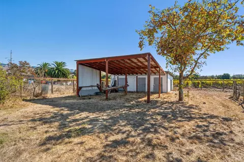 Exterior - 2702 Old Adobe Rd, Petaluma, CA 94954 photo 6 of 12