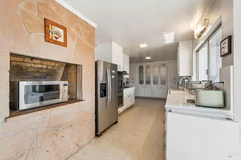 Kitchen - 2702 Old Adobe Rd, Petaluma, CA 94954 photo 3 of 3