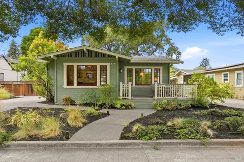 637 Wright St, Santa Rosa, CA 95404
