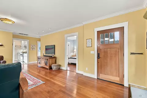 Entry Way - 637 Wright St, Santa Rosa, CA 95404 photo 1 of 2